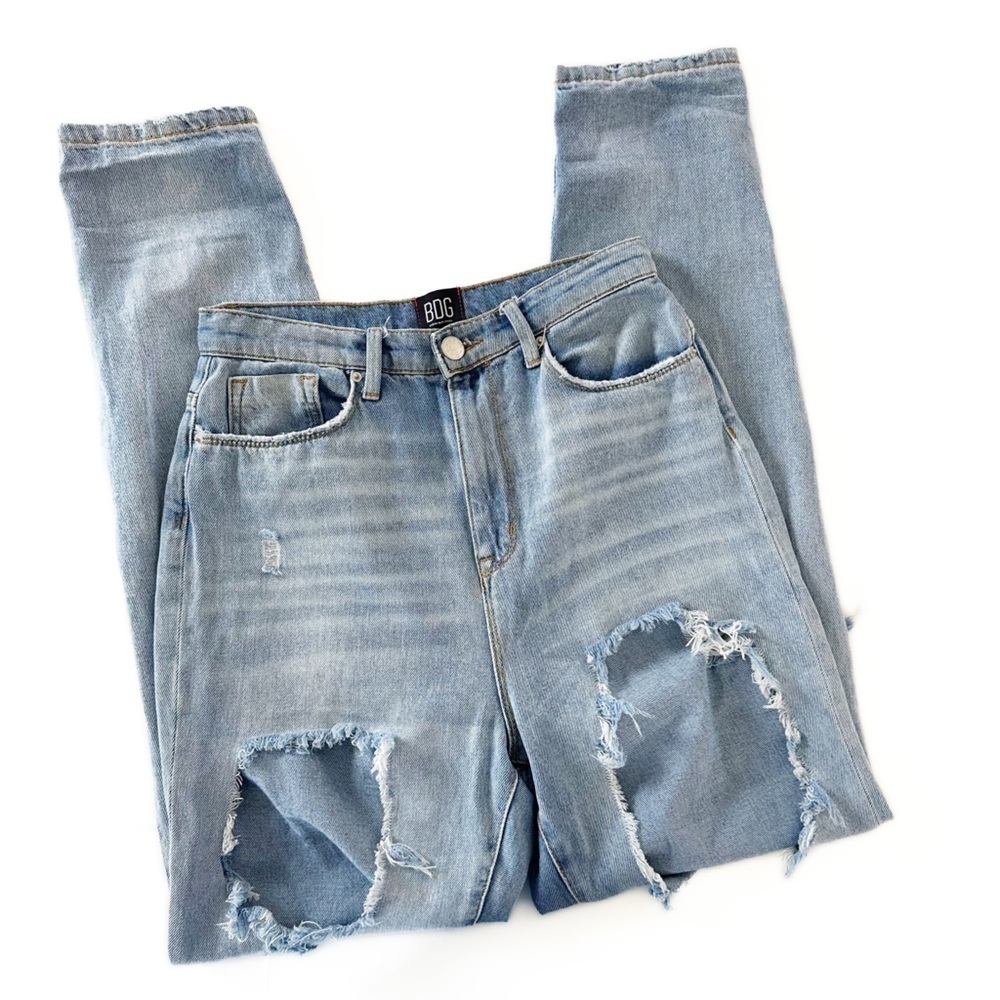 BDG Urban Outfitters Womens Sz 27 High Rise Mom Jeans Distressed Light Wash - Picture 4 of 10